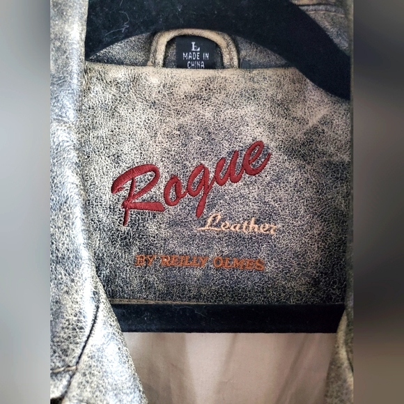 ❌️SOLD❌️ Vintage Distressed Leather Jacket - Picture 2 of 14